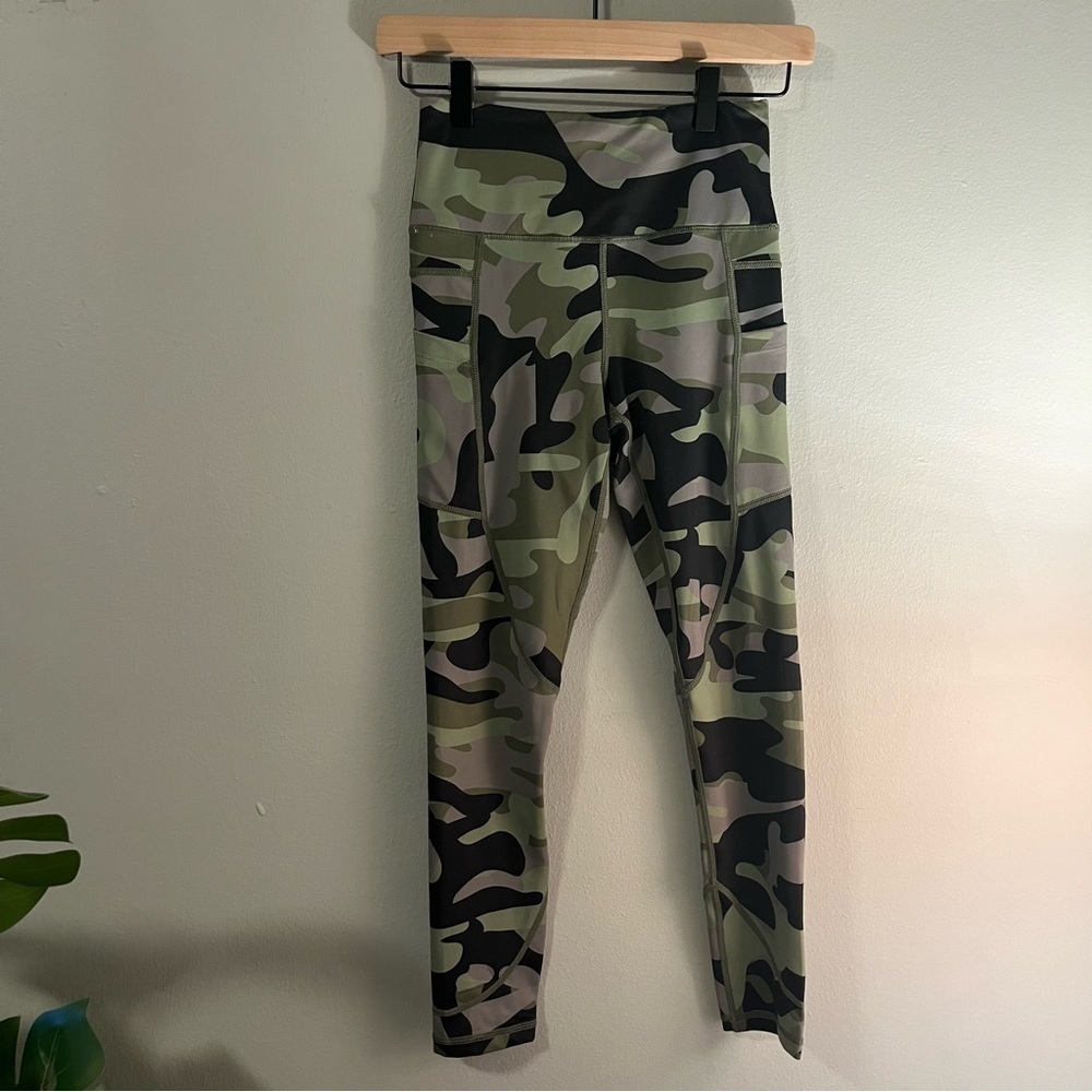 Zyia Active Camo Print Light n Tight Legging Size 2 - Picture 4 of 9